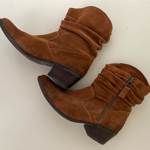 Reba Suede Booties Women size 9 - Picture 2 of 4